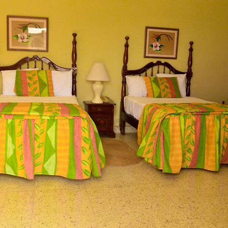 Sahara Dela Mer Inn Montego Bay Exterior foto